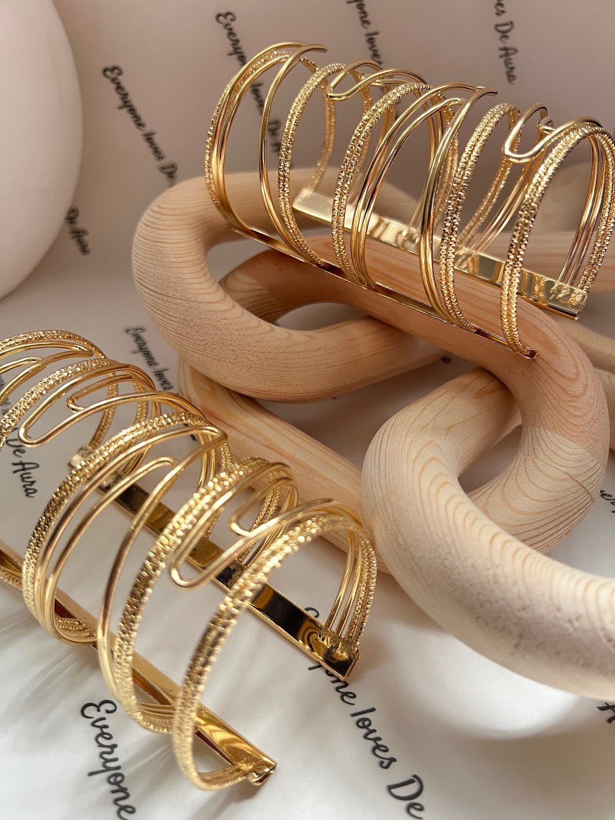 BANGLES